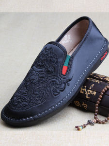 Authentic Old Beijing Mens Cloth Shoes Embroidered Driving Lightweight Breathable Casual Shoes Comfortable for Spring Autumn
