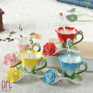 ชุดถ้วยกาแฟและจานรองเซรามิกเคลือบสีของขวัญวันเกิดงานแต่งงานโบนไชน่าสไตล์ยุโรปแก้วน่ารักสีชมพูสำหรับสาวๆ