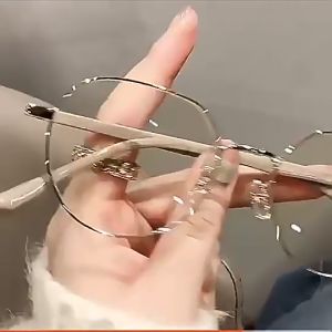 Kacamata Lensa Photocromic Anti Radiasi Wanita Potokromik Transparan Lensa Anti UV