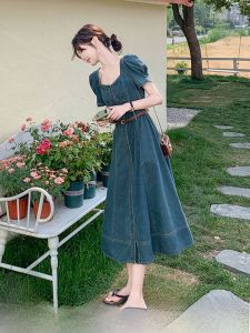ชุดเดรสยีนส์ทรงเอเข้ารูปสไตล์ฮ่องกงย้อนยุคสำหรับผู้หญิงในฤดูร้อน ทรงบาง สไตล์เรียบง่าย สง่างาม เอวเข้ารูป กระโปรงทรงเอ