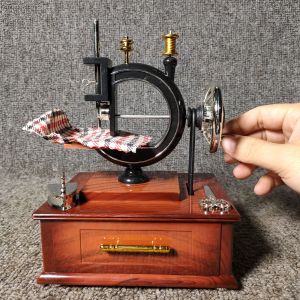 Hộp âm nhạc máy may cổ điển music box hộp âm nhạc mô hình máy may quà lưu niệm quà tặng đồ trang trí cổ điển (Hàng Sẳn Giao Nhanh TP.HCM)