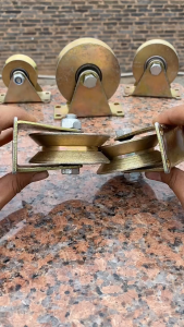 Galvanized pulley V/U shaped Angle wheels & round pipe wheels Sliding Gate Roller Wheel wheels with frames Tahan lama