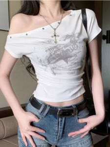 Áo Thun Nữ Dáng Ôm Không Đều Phong Cách Ngọt Ngào Cay Nồng Mùa Hè Thiết Kế Tay Lửng Cổ Chéo in Họa Tiết Hoạt Hình