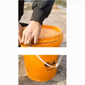 Satu Set Alat Pembuka Galon Dan Pengangkat Galon