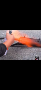 สารพิมพ์สีอัตโนมัติสำหรับรถยนต์ สีขาวและสีดำ เครื่องมือช่วยปิดรอยร้าวสี ทําให้ลายขัดหายไป สีรถยนต์ สีพิมพ์แบบจับแรงมือ400ML