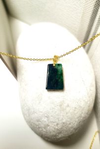 Natural Burmese jadeite pandant 18k