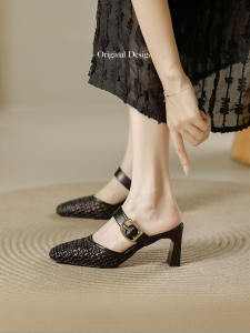 New Womens Outdoor Wear Sandals Thick Heel Summer Head Cover 2025 Hollow Half Slippers Woven with Skirts French Style