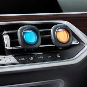 น้ำหอมปรับอากาศน้ำมันหอมระเหยสำหรับรถยนต์ใหม่คลิปช่องลมในรถกำจัดกลิ่นสารสกัดจากพืชธรรมชาติน้ำหอม2024