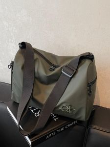 กระเป๋าสะพายไหล่ผ้าไนลอนขนาดใหญ่สำหรับผู้หญิง กระเป๋าถือแบบสะพายข้างสำหรับปั่นจักรยานในฤดูใบไม้ร่วงและฤดูหนาว กระเป๋าสะพายข้างแบบสะพายข้างสำหรับผู้หญิง