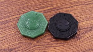 Mặt dây chuyền Bát Quái đá thạch anh đen kèm vòng cổ dây cao su đen - mặt dây chuyền phong thủy