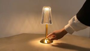 Acrylic crystal table lamp/Romantic Crystal Table Lamp/lampshades for bedroom /lampshade aesthetic Bedside Sharde Desk Diamond Crystal 3D Decor Night Light Mothers Day Gift