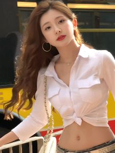 เสื้อเชิ้ตแขนยาวทรงสลิมฟิตสไตล์เกาหลีสีขาวสำหรับผู้หญิงในฤดูร้อน ทรงสลิมฟิต แขนยาว ทรงสลิมฟิต เสื้อเชิ้ตผู้หญิง