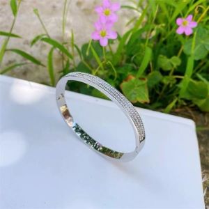 Titanium Steel Fashion Bracelet Womens Non-Fading Buckle Clasp Full Sky Star Shiny Luxury New Jewelry Original Design  out