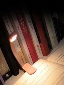 Mini Book Lamp LED ไฟอ่านหนังสือพกพาแบบชาร์จไฟฟ้าสำหรับนักเรียนในหอพัก ไฟต่ำสำหรับอ่านในที่มืด