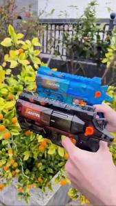Manual press type dual-mode variable trigger linkage water gun suitable for children aged 3-12 as summer beach game toys