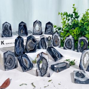 1PC Random High Quality Black Onyx Geode Agate Gate Natural Crystal GateNatural Crystal DecorationGemstone JewelryGlitter.