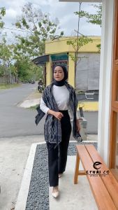 Syal Tenun Halus Selendang Motif Etnik