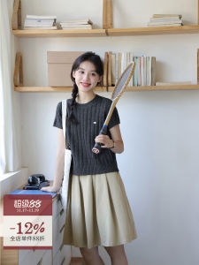 เสื้อสเวตเตอร์คอตั้งแขนสั้นถักนิตติ้งสีน้ำเงิน ทรงหลวม สำหรับผู้หญิง ใส่ไปทำงาน ฤดูใบไม้ร่วง 2024 ผ้าขนสัตว์ผสม