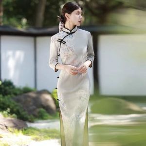 Elegant Long Qipao Dress Young Style Daily Wear Autumn Suitable Vintage French Style Reformed Dress Floral Pattern Polyester Fiber