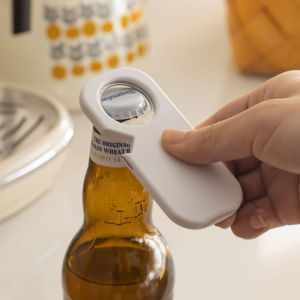 Home Use Magnetic Beer Opener Fridge Magnet Soda Bottle Opener Iron Personalized Cap Opener Beer Opener Multi-Purpose Tool