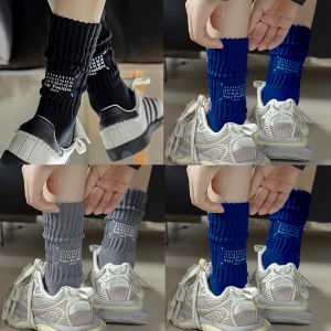 ถุงเท้าผู้ชายผ้าฝ้ายผสมลวดหนาสไตล์ย้อนยุคแบบยาวครึ่งแข้งลายตัวอักษรสำหรับฤดูใบไม้ร่วงและฤดูหนาว