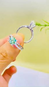 Nhẫn Moissanite Mỹ D/FL kiểm định GRA màu trắng kiểu đai chéo phối chạm 6.3mm Nhẫn bạc nữ xi bạch kim đẹp Nhẫn kim cương nhân tạo moissanite màu xanh sang trọng và đẳng cấp - KIM LỘC PHÁT NKDCPC08