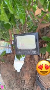 YESQ ไฟโซล่าเซลล์ หลอดไฟโซลาเซล์  ซื้อ 1 แถม 1 สปอร์ตไลท์ ไฟสปอตไลท์โซล่าเซลล์  IP68 กันน้ำและป้องกันฟ้าผ่า พลังงานแสงอาทิตย์ รับประกัน10ปี