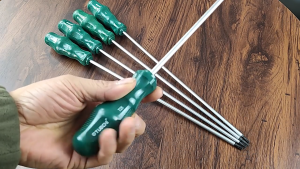 Tua vít hoa thị tô vít hoa thị dài 400mm cầm tay hãng TUOCHI các kích cỡ T15-T40