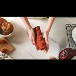 CETAKAN COKLAT AGAR AGAR PUDING ES BATU SILICONE 24 GRID SETENGAH LINGKARAN  BAKING