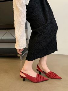 รองเท้าส้นเตี้ย Mary Janes ทรงหัวแหลมสไตล์เกาหลีสำหรับผู้หญิง ฤดูใบไม้ผลิและฤดูใบไม้ร่วง สีแดง รองเท้าแต่งงานสำหรับสาวน้อย รองเท้าแฟชั่นสุดน่ารัก