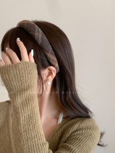 Womens Sponge Hairband College Style Knitted Plaid Face Washing Hair Accessory High Top Knot Hair Decorations Fashionable