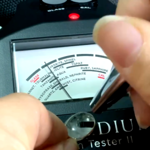 KJ688 ต่างหูแก้วโป่งข่ามไหมดำหรือแก้วขนเหล็ก