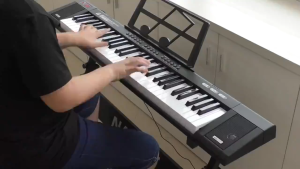 ‌คีย์บอร์ดไฟฟ้า 61 คีย์ รุ่น GA-6150｜แป้นมาตรฐาน 2.2 ซม.｜200 เสียงสมจริง｜ระบบไฟ 2 แบบ (แบตฯ+Adapter)