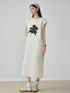 XIAODADEHUA | Off-White Sleeveless Dress with Embroidery Loose and Slimming