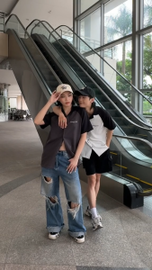 Áo sơ mi nam tay ngắn cổ vest phối màu đen xám tay raglan mang phong cách basic hiện đại