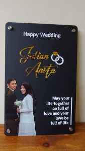 Kado Wedding Bahan Acrylic Custom Timbul Pernikahan hantaran free design