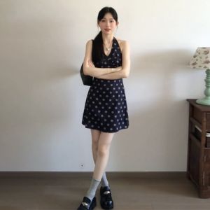 French Vintage Print V-Neck Beach Vacation Dress Womens Winter Beautiful Atmosphere Waist Cinching Backless Hanging Neck Dress