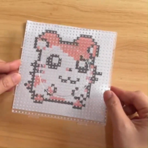 แบบลาย เม็ดบีทรีดร้อน 5 มม. SET 2/8 ปริ้นแบบใส่กระดาษจัดส่งถึงบ้าน 15 ซม.(29ช่อง)x15 ซม.(29ช่อง) แบบ ลาย บล๊อก เม็ดบีดส์