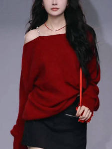 American Style Retro Chain Design Shoulder Top Womens Red Base Shirt Fall New Unique Exquisite Diagonal Shoulder Commute