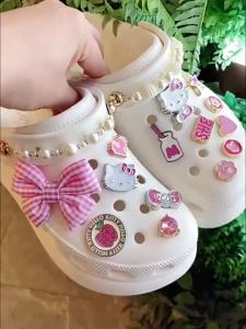 Metal jibbitz cross charm Shoe Buckle metal Shoes Flower Cute Pink Bow KT Cat Love Heart Diamond Hole Shoes Accessories