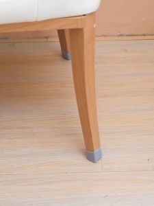 Alas Pelindung Kaki Meja Kursi Silikon Anti Slip Gores 1 Set Isi 4