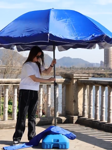 ร่มสนาม ร่มชายหาด กันน้ำ 2.2m UV กันแดด ผ้าร่มหนากาวสีเงิน ติดตั้งง่าย มีสีพื้นและสลับสี ร่มสนามพร้อมขาตั้ง