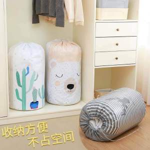 圆形束口棉被收纳袋 (1套2个) Round Drawstring Quilt Storage Bag整理家里的棉被衣服收纳，就用这个.收纳袋不仅防水防潮防尘，还能节省空间，容量也大，束口拉绳设计，方便实用#收纳整理超放便 #居家好物