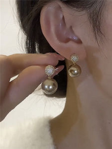 Luxury Champagne Gold Pearl Earrings New Japanese and Korean Style Lightweight Exquisite Jewelry for Women