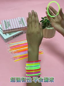 100pcs LED Glow Sticks DIY Bracelet Necklace Headband Neon Light Stick Concert Party Festival Birthday Supplies