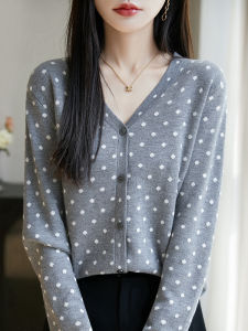 เสื้อคาร์ดิแกนถักคอวีผ้าขนสัตว์เนื้อนุ่ม ทรงหลวม ทรงหลวม เสื้อคลุมกันหนาวสำหรับผู้หญิง ทรงเข้ารูป ฤดูใบไม้ผลิ 2025