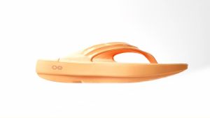 OOFOS OOlala Glow รองเท้าเพื่อการฟื้นฟู