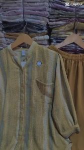 Setelan Crinkle Garis Salur //One set Wanita Terbaru Kekinian Setelan Baju Dan Celana Crinkle Salur Garis