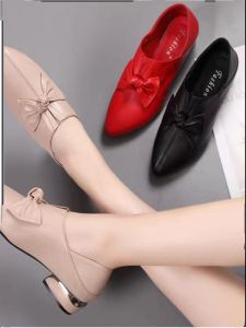 รองเท้าส้นแบนหนังแท้สำหรับผู้หญิงไซส์เล็กพิเศษ รองเท้าส้นแบนหนังวัวสีแดง รองเท้าแฟชั่นฤดูใบไม้ผลิและฤดูร้อน