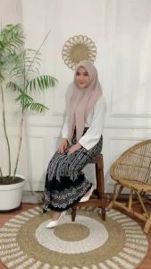 Sarung Batik Motif Terbaru Rayon Goyor Lembut Halus Adem Tidak Kaku Outfit Lebaran